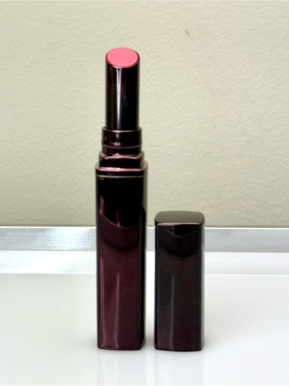 Laura Mercier Rouge Nouveau Weightless Lip Colour - Shy Sheer - Picture 4 of 12